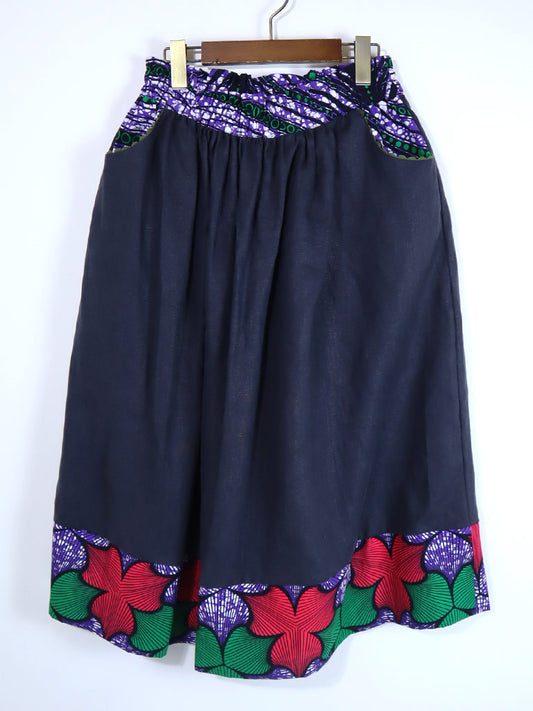 リネンのポケット付きギャザー切り替えスカート・レッドフラワー(リネン色ネイビー)