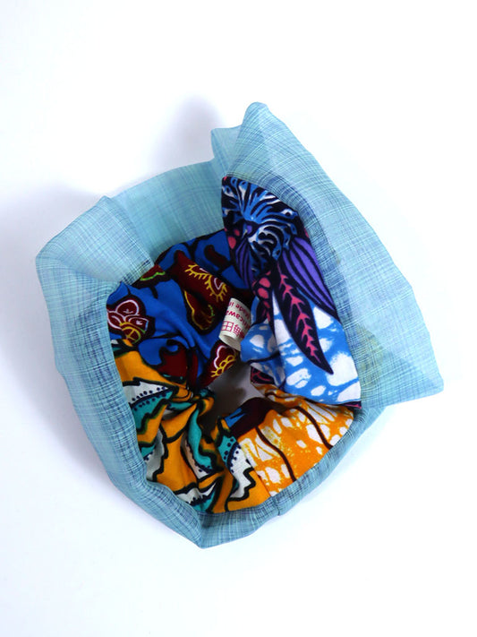 アフリカンプリントのパッチワークシュシュ・水色のオーガンジー