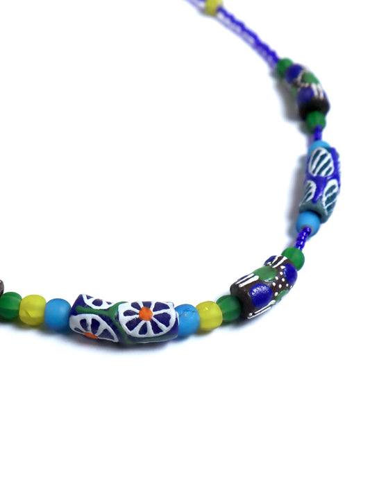 再生ガラスビーズのネックレス 591d