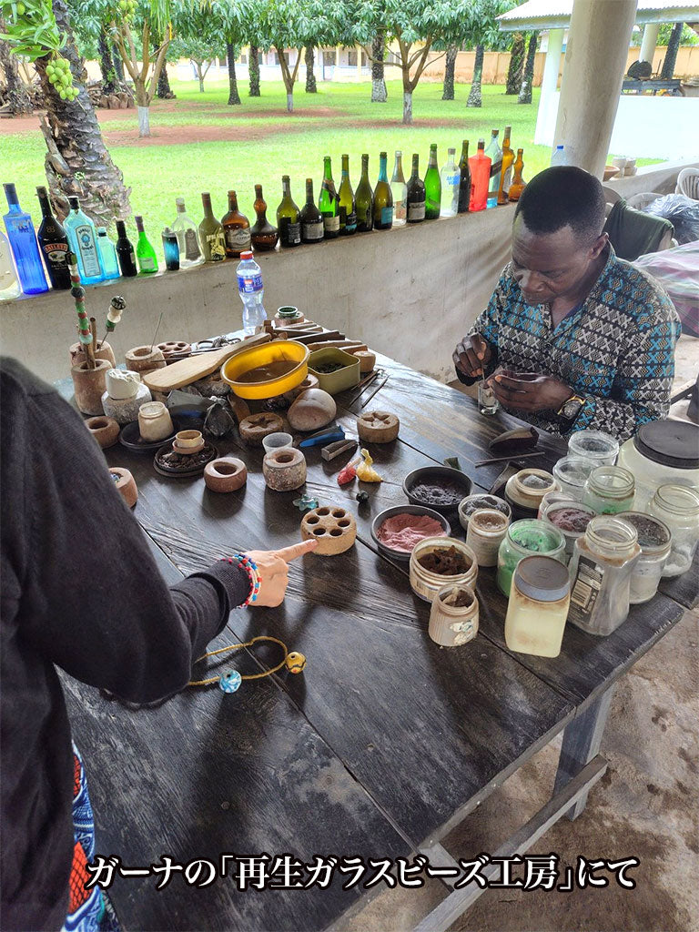 再生ガラスビーズのネックレス 5121c