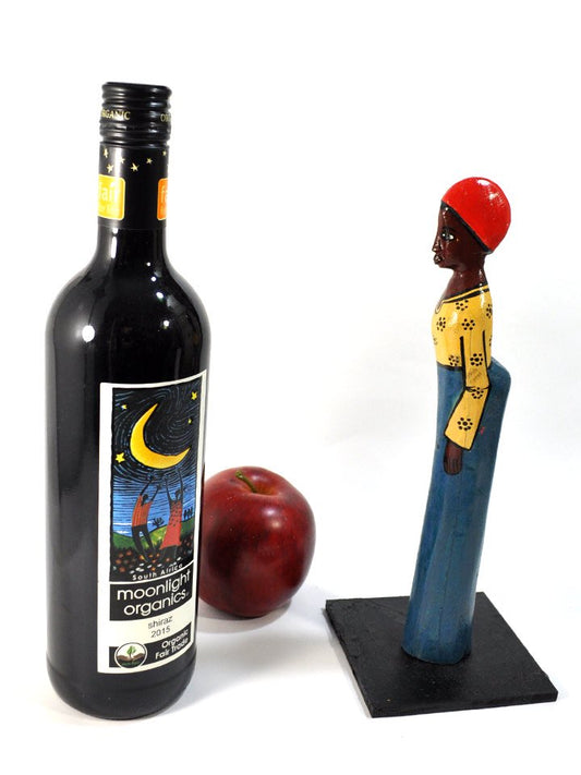 木彫り人形・黄色ブラウスのチエザさん