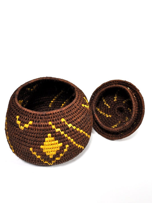 アフリカ(ジンバブエ)のサイザルバスケット/フタ付きポット型(壺)M・ブラウン&イエロー◆