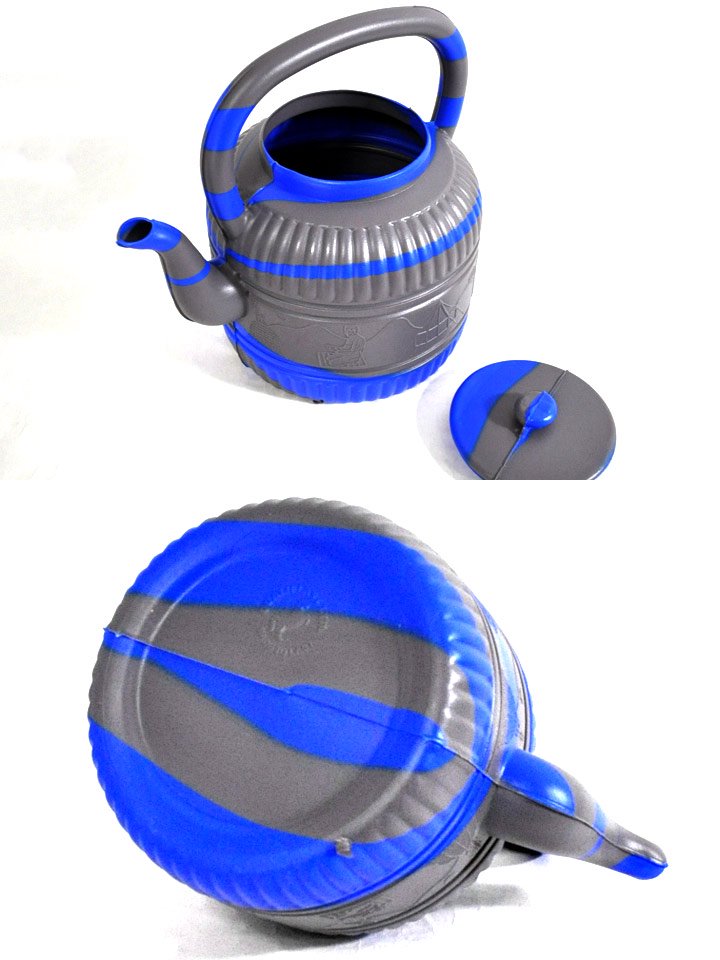 プラスチックのケトル型水差し ブルー&グレー