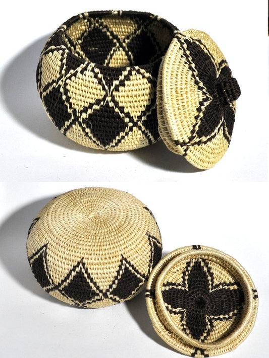 アフリカ(ジンバブエ)のサイザルバスケット/フタ付きポット型(壺)M・ホワイト×ブラウン◆