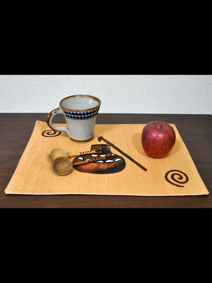 ジンバブエのプレースマット・壺と杖