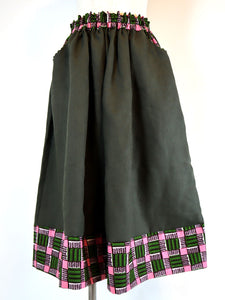 リネンのポケット付きギャザー切り替えスカート・ピンク×グリーン（リネン色カーキ）