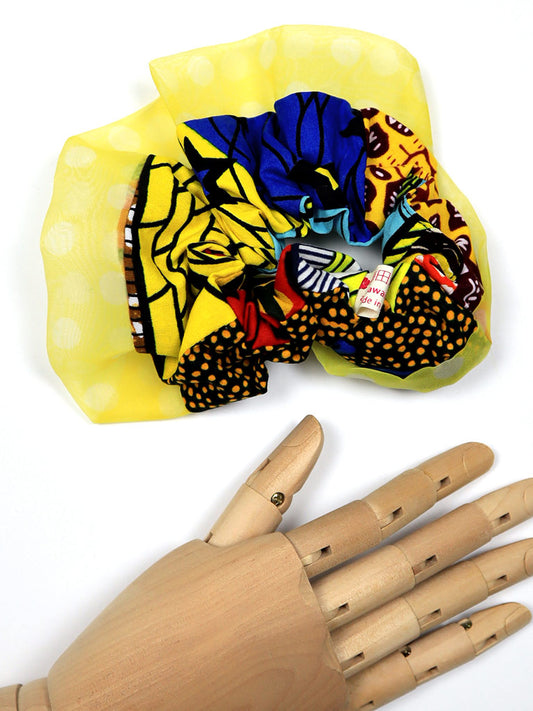 アフリカンプリントのパッチワークシュシュ・ブルー×イエローのオーガンジー