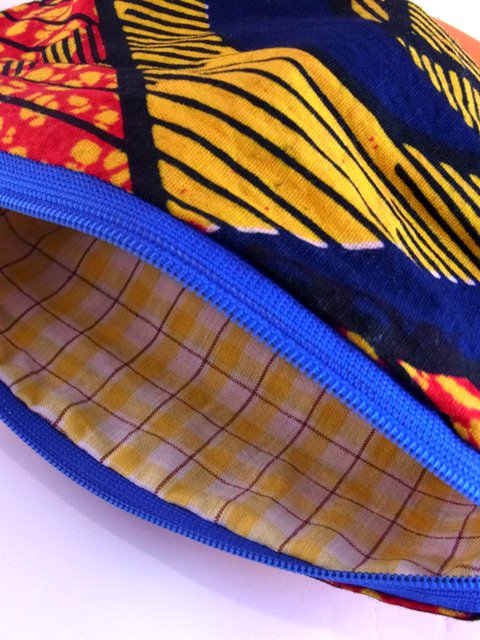 アフリカンプリントのぷっくりポーチ・スプレー