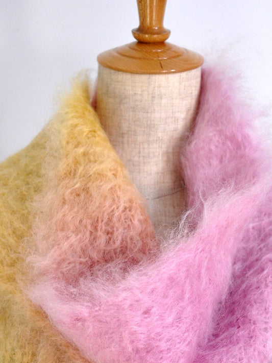 南アフリカのモヘアのマフラー・グラデーション・ピンク&カナリヤ