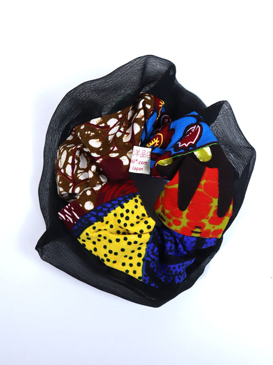 アフリカンプリントのパッチワークシュシュ・黒のオーガンジー