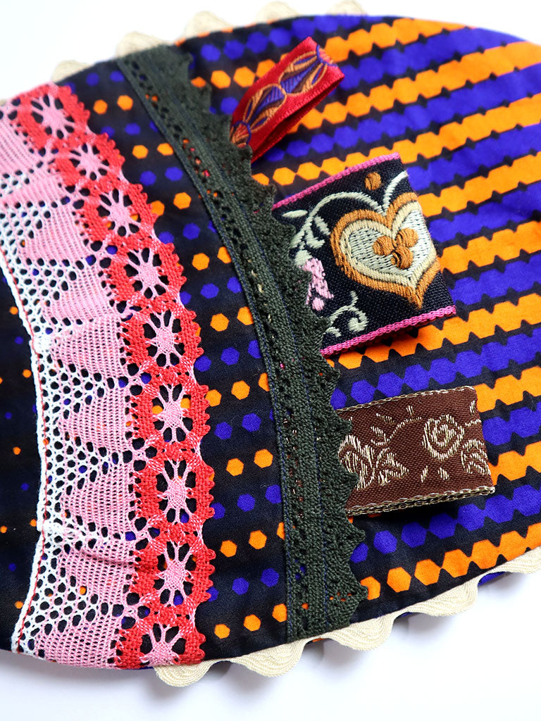 アフリカンプリントのお魚ポーチ・ブラック