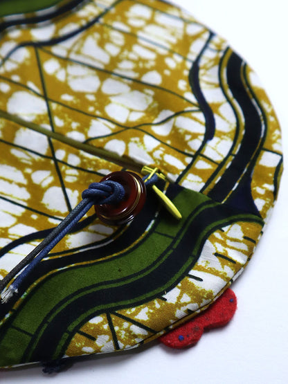 アフリカンプリントのお魚ポーチ・オーカー