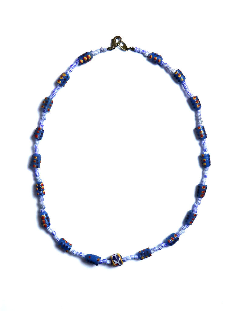 再生ガラスビーズのネックレス 5121a