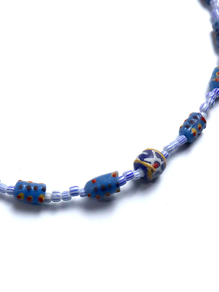 再生ガラスビーズのネックレス 5121a