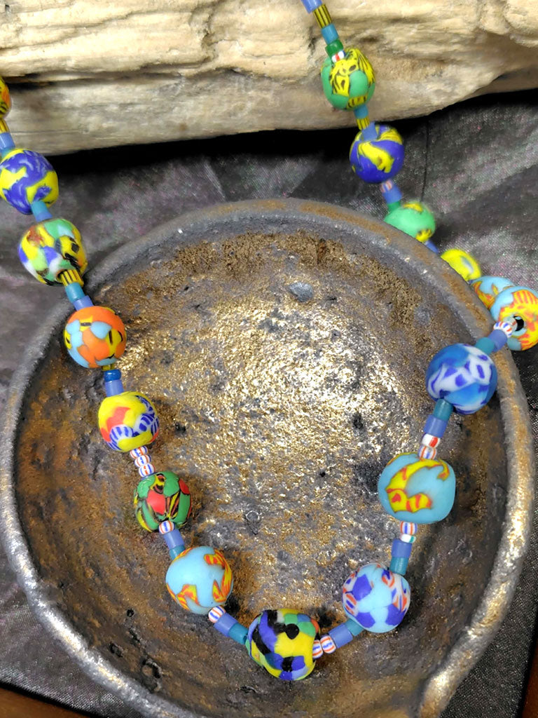 再生ガラスビーズのネックレス 5121c