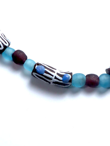 再生ガラスビーズのネックレス 5121d