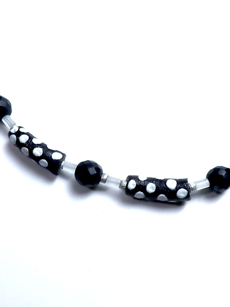 再生ガラスビーズのネックレス 5121e