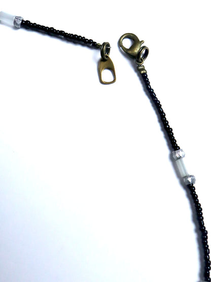 再生ガラスビーズのネックレス 5121e