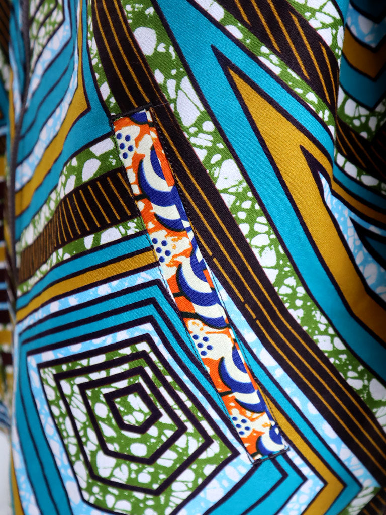 ポケット付きジップアップパーカー・ブルー×ブラウンスクエア