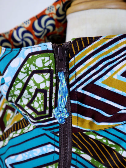 ポケット付きジップアップパーカー・ブルー×ブラウンスクエア