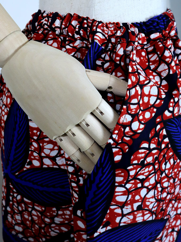 前後ポケット付きコクーンパンツ/レッド×ブルーの三つ葉