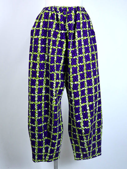 前後ポケット付きコクーンパンツ/グリーン×パープルスタンプ