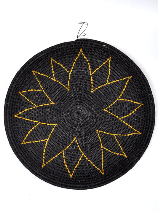 アフリカ(ジンバブエ)のサイザルバスケット/平かごフラット型LL・ブラック&オレンジフラワー