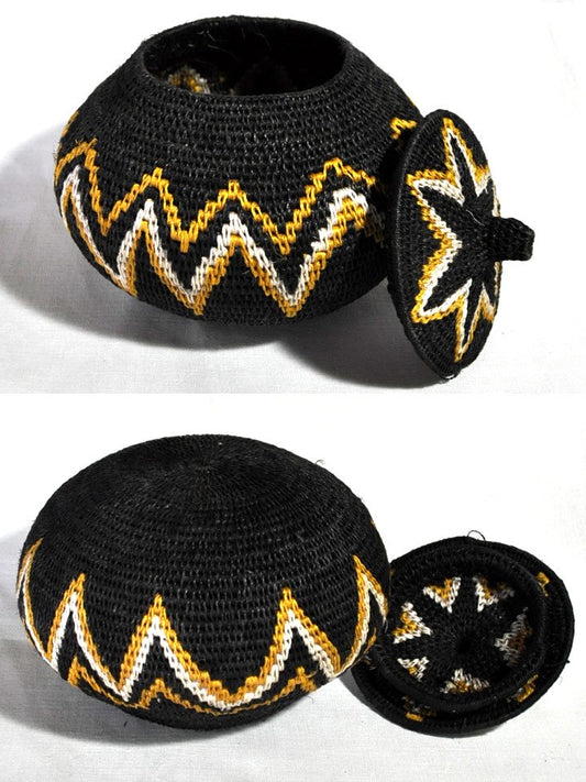 アフリカ(ジンバブエ)のサイザルバスケット/フタ付きポット型(壺)LL・ブラック×イエローウェーブ