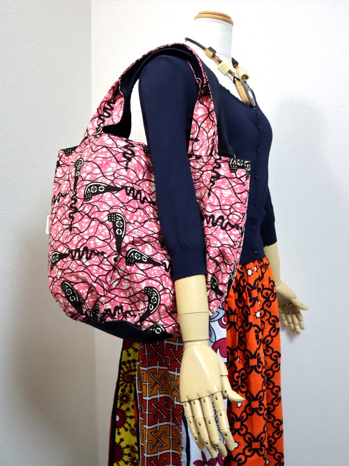 リネンのリバーシブルバッグ・ピンク×コークスクリュー（リネン色ネイビー）