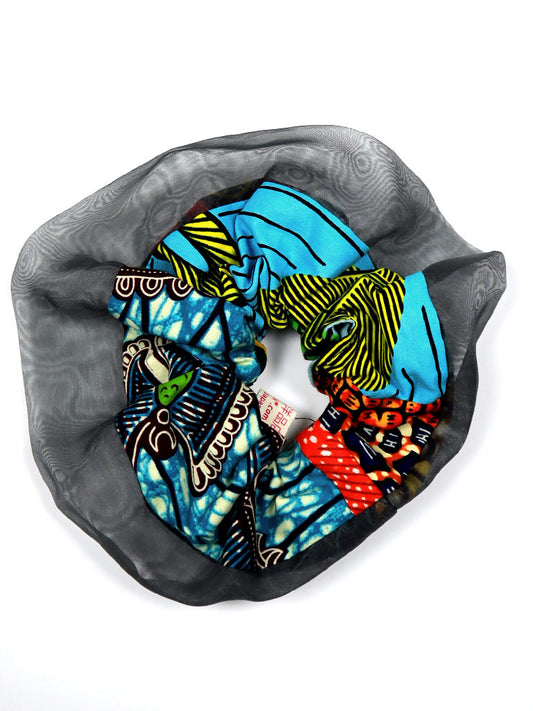 アフリカンプリントのパッチワークシュシュ・ブルー×ブラックのオーガンジー