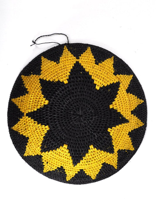 アフリカ(ジンバブエ)のサイザルバスケット/平かごボウル型M・イエロー&ブラックスター